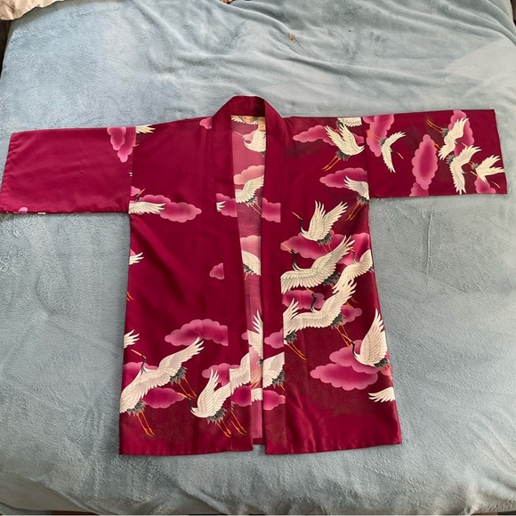 Maruko Kimono Ladies Medium Raspberry Polyester with Flying Crane Design - Picture 3 of 16